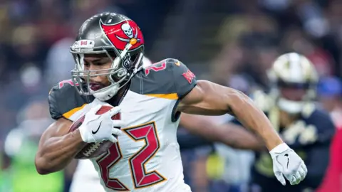 Tragic End for NFL Star Doug Martin: Former Buccaneers Running Back Dies in Police Custody at 36