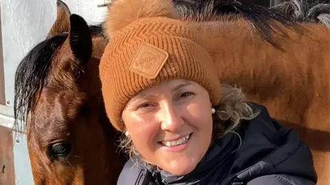 Renowned Trainer Amy Murphy Relocates from Newmarket to Chantilly Amid Financial Challenges